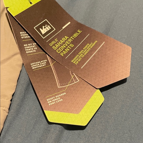 REI Girls Light Gray Outdoor Convertible Pants with Blue Floral Tag - Picture 3 of 5